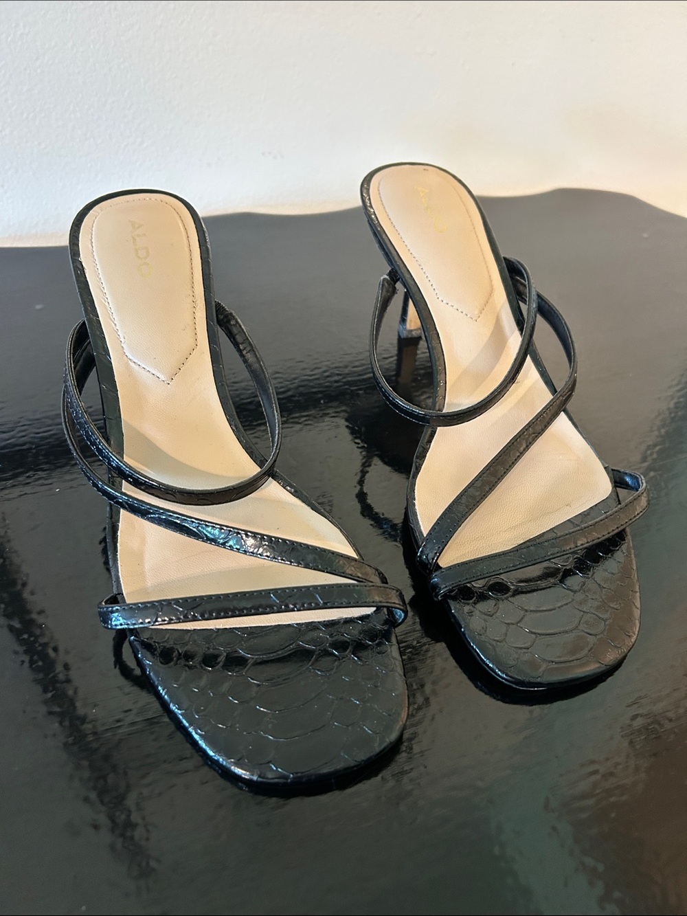 Aldo Black Strappy Slide Sandals Kitten Heels Size 8 - Picture 2 of 7
